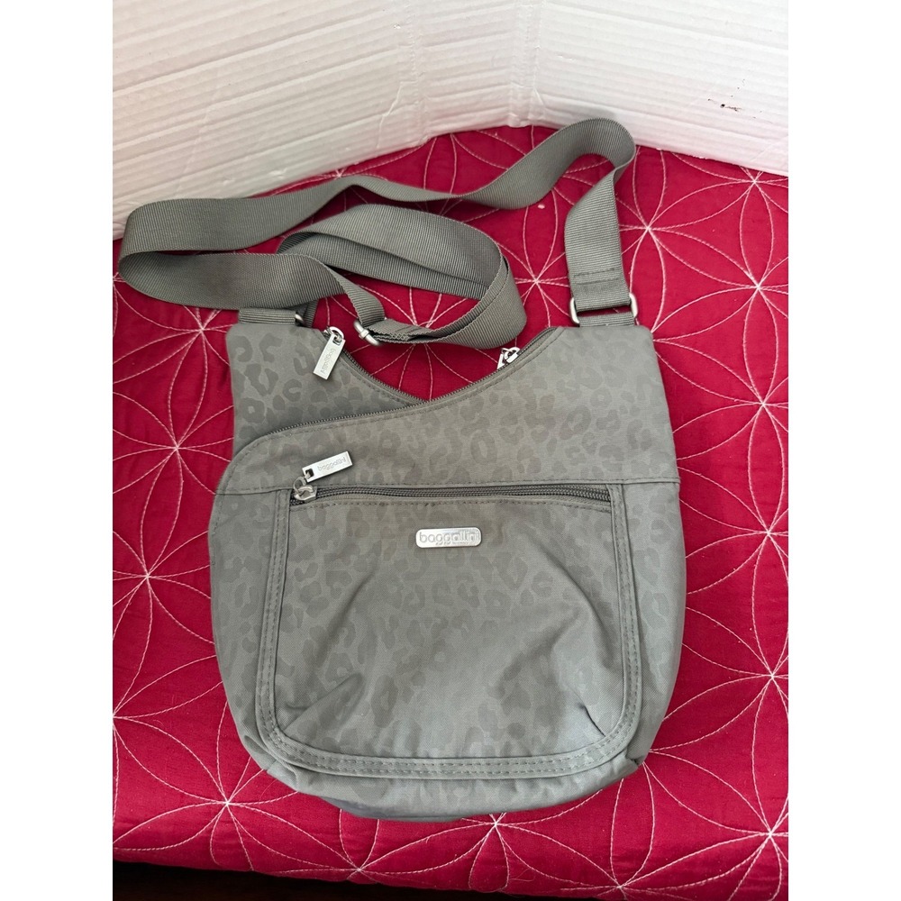 Baggallini Grey Leopard Print Nylon Crossbody Bag Travel Everyday Purse